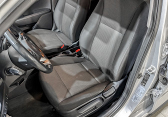 Подержанный автомобиль Kia Rio Hatchback 2021 года (19 фото)