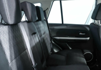 Подержанный автомобиль Suzuki Grand Vitara 2013 года (14 фото)