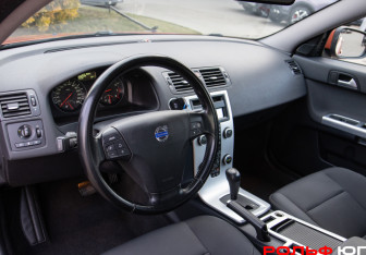 Подержанный автомобиль Volvo S40 2010 года (7 фото)