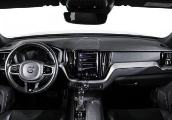 Подержанный автомобиль Volvo XC60 2019 года (17 фото)