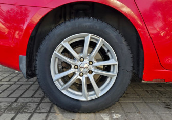 Подержанный автомобиль Chevrolet Cruze Sedan 2012 года (13 фото)