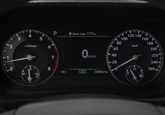 Подержанный автомобиль Genesis G90 2019 года (12 фото)
