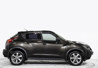 Подержанный автомобиль Nissan Juke 2012 года (4 фото)
