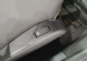 Подержанный автомобиль Renault Duster 2014 года (14 фото)