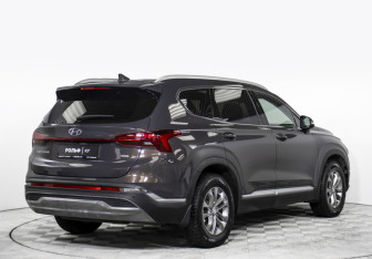 Подержанный автомобиль Hyundai Santa Fe 2021 года (5 фото)
