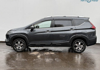 Подержанный автомобиль Mitsubishi Xpander 2022 года (8 фото)