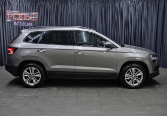 Подержанный автомобиль Skoda Karoq 2020 года (4 фото)