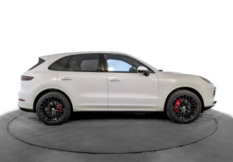 Подержанный автомобиль Porsche Cayenne 2021 года (4 фото)