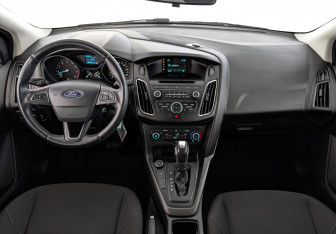 Подержанный автомобиль Ford Focus Hatchback 2018 года (14 фото)