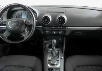 Подержанный автомобиль Audi A3 Sedan 2014 года (11 фото)