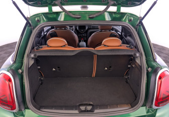 Подержанный автомобиль MINI Hatch 2019 года (9 фото)