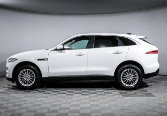 Подержанный автомобиль Jaguar F-Pace 2020 года (8 фото)