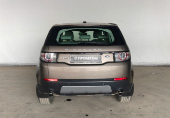Подержанный автомобиль Land Rover Discovery Sport 2015 года (6 фото)