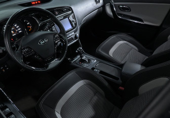 Подержанный автомобиль Kia Ceed Hatchback 2018 года (7 фото)