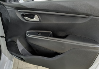 Подержанный автомобиль Kia Rio Sedan 2020 года (23 фото)