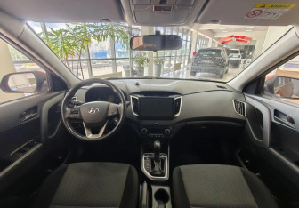 Подержанный автомобиль Hyundai Creta 2019 года (10 фото)