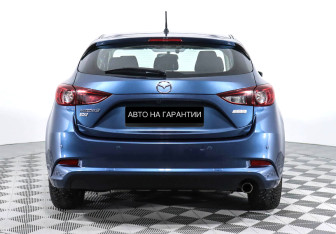 Подержанный автомобиль Mazda 3 Hatchback 2017 года (5 фото)