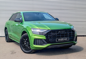 Подержанный автомобиль Audi Q8 2021 года (3 фото)