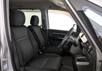 Подержанный автомобиль Honda Stepwgn 2018 года (22 фото)