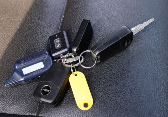 Подержанный автомобиль Chevrolet Captiva 2011 года (14 фото)