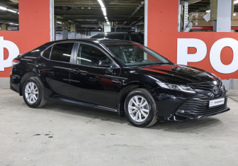 Подержанный автомобиль Toyota Camry Sedan 2020 года (3 фото)
