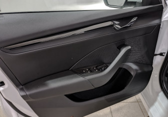 Подержанный автомобиль Skoda Octavia Liftback 2021 года (19 фото)