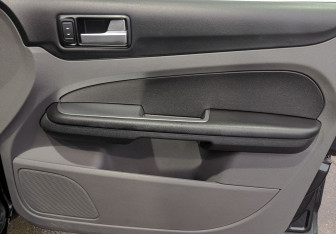 Подержанный автомобиль Ford Focus Hatchback 2010 года (24 фото)