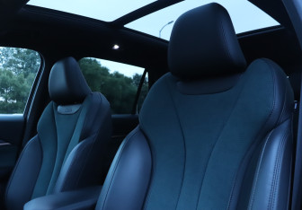 Подержанный автомобиль Geely Monjaro 2023 года (14 фото)