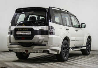 Подержанный автомобиль Mitsubishi Pajero 2019 года (5 фото)