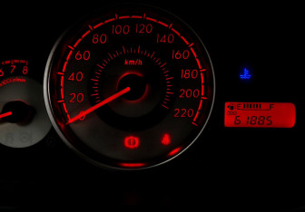 Подержанный автомобиль Mazda 2 Hatchback 2008 года (15 фото)