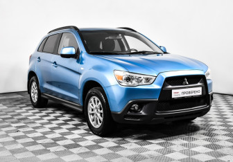 Подержанный автомобиль Mitsubishi ASX 2011 года (3 фото)