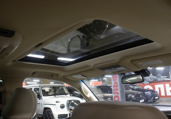 Подержанный автомобиль Lexus LX 2009 года (19 фото)