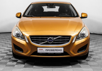 Подержанный автомобиль Volvo V60 2011 года (2 фото)