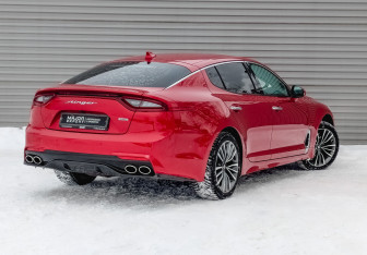 Подержанный автомобиль Kia Stinger 2019 года (5 фото)