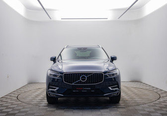 Подержанный автомобиль Volvo XC60 2020 года (2 фото)