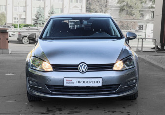 Подержанный автомобиль Volkswagen Golf Hatchback 2014 года (2 фото)