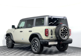 Подержанный автомобиль Ford Bronco 2024 года (7 фото)