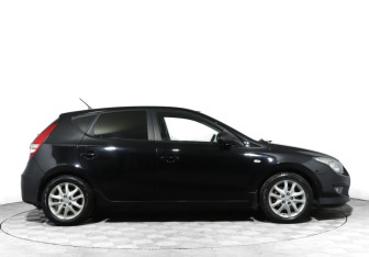 Подержанный автомобиль Hyundai i30 Hatchback 2011 года (4 фото)