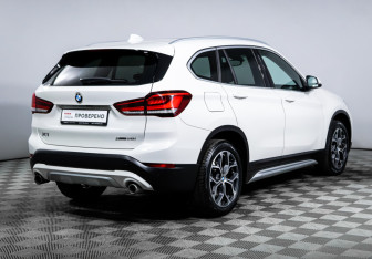 Подержанный автомобиль BMW X1 2021 года (5 фото)