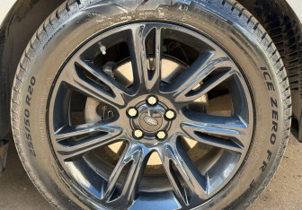 Подержанный автомобиль Land Rover Range Rover Velar 2018 года (28 фото)