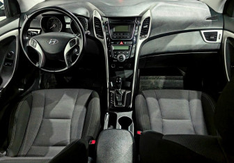 Подержанный автомобиль Hyundai i30 Hatchback 2014 года (9 фото)