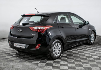 Подержанный автомобиль Hyundai i30 Hatchback 2015 года (5 фото)