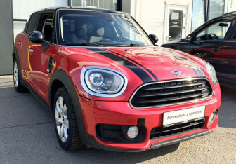 Подержанный автомобиль MINI Countryman 2019 года (3 фото)