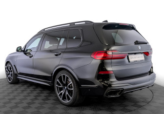 Подержанный автомобиль BMW X7 2020 года (7 фото)