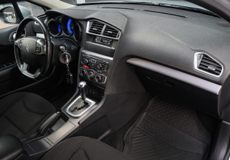 Подержанный автомобиль Citroen C4 Sedan 2014 года (7 фото)