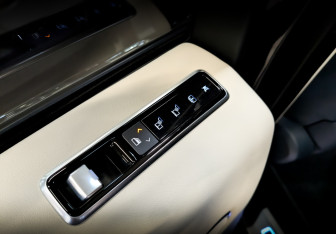 Подержанный автомобиль Land Rover Range Rover 2020 года (22 фото)