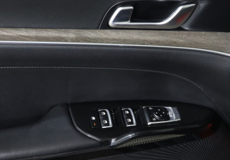 Подержанный автомобиль Kia K5 2021 года (19 фото)