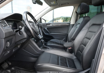 Подержанный автомобиль Volkswagen Tiguan 2017 года (16 фото)