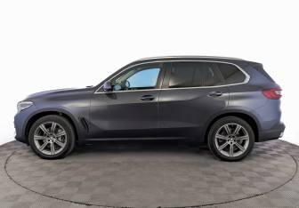 Подержанный автомобиль BMW X5 2021 года (8 фото)