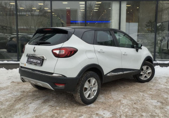 Подержанный автомобиль Renault Kaptur 2019 года (8 фото)